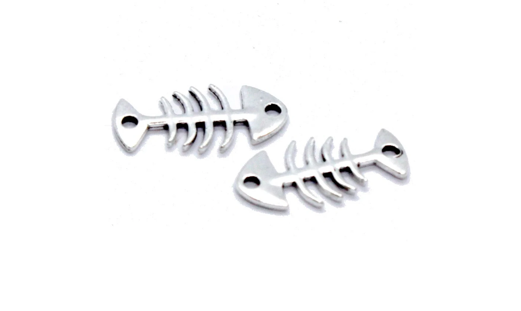 Charm métal Argenté Arrete de poisson