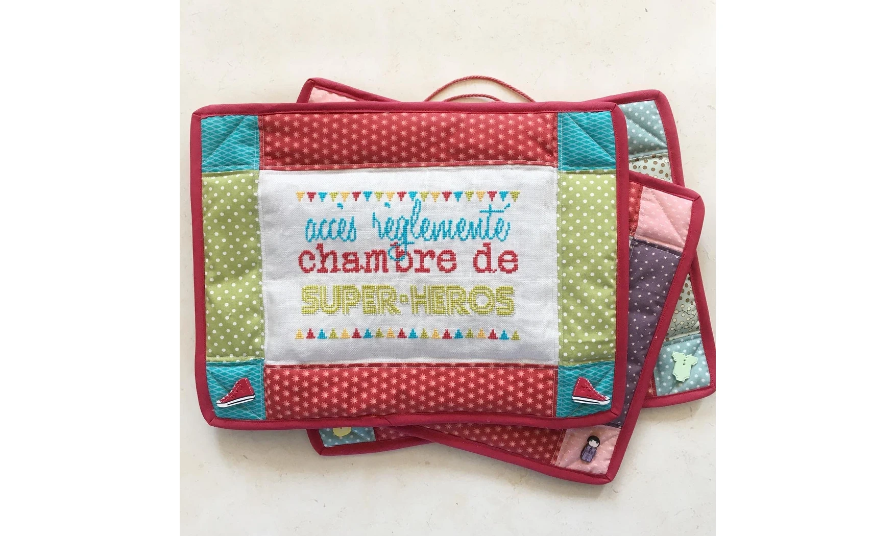 Accès règlementé-Modèle de broderie